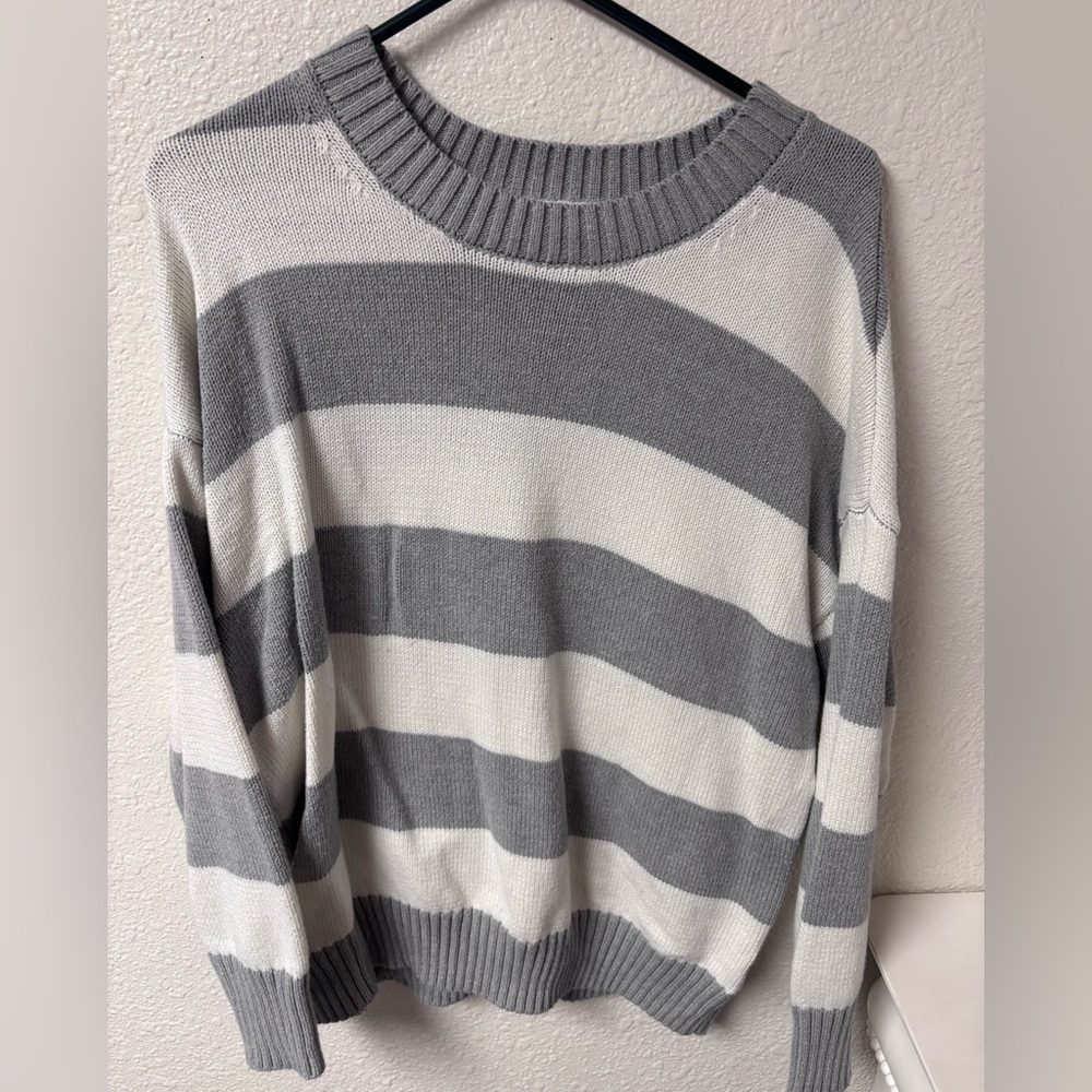 SO Women's Gray and White Striped Sweater